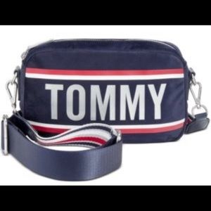 🗣SALE💥 Tommy Hilfiger NOELLE VELVET BELT BAG 🌸